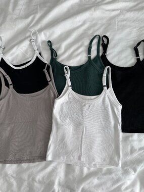 Lot of 5 Hollister Cropped Tanks Size Medium Excellent Condition